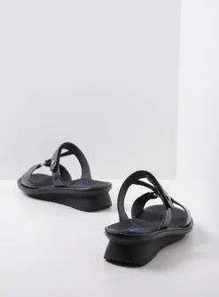 Isa - blauw crocolook lakleer