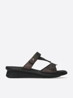 Isa - brons leer